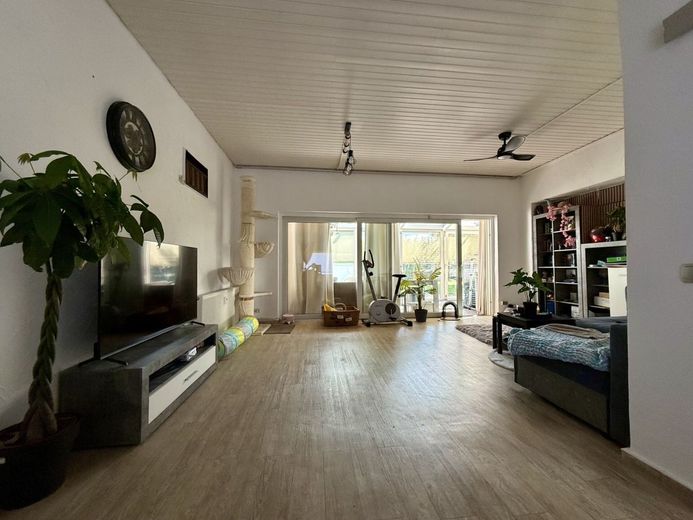 Fröndenberg-Ardey: Attraktives und solides Wohnhaus in Privatstraße mit drei vermieteten Einheiten! – Wohnung 1: Wohnbereich