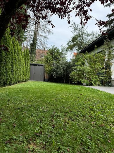 Casa unifamiliare progettata da un architetto con soleggiato orientamento sud-ovest – Garten