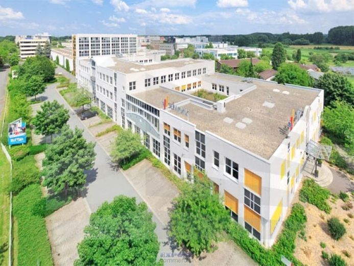 KLE!N - Uffici modernizzati di recente nel parco commerciale – Foto 1
