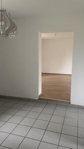 Wohnung im Technologiehof Burg Haus Sülz – Durchgang Küche/Wohnzimmer