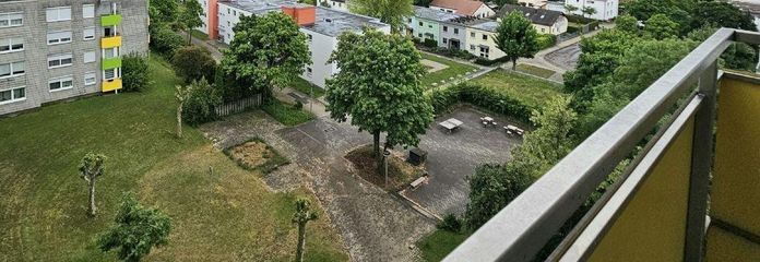 Komplett renovierte 3-Zimmer-Wohnung mit Panoramablick, Einbauküche & Garage – Aussicht