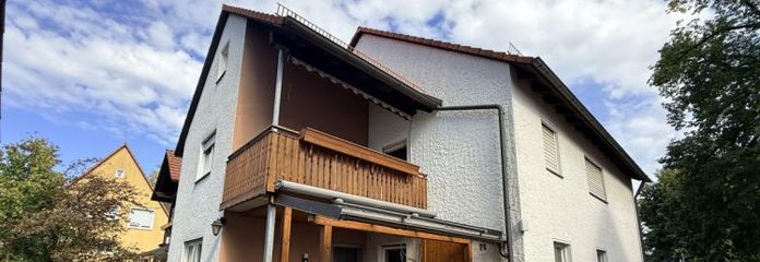 Zweifamilienhaus mit großem Nebengebäude und optionalem Baugrundstück