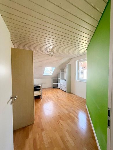 Bliźniak z dużym ogrodem w spokojnej ślepej uliczce – Zimmer 2