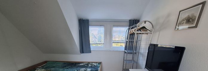 Solo para personas que se desplazan los fines de semana, para 1 persona: apartamento de 1 habitación, tranquilo, en el moderno Langenhorn – Bett/TV