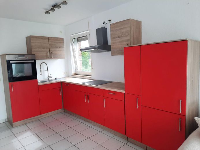 H`rath-Straß,mod.Komf.-Mais-Whg.ruhig, Südbalkon, 2.OG – Küche im Wohnzimmer