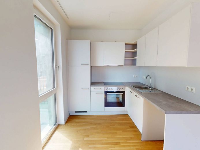 Geräumige 2-Zimmer-Wohnung mit EBK und 2 BALKONEN im Stadtquartier 'Ferdinand's Garden' – Ansicht II: Wohn- und Esszimm…