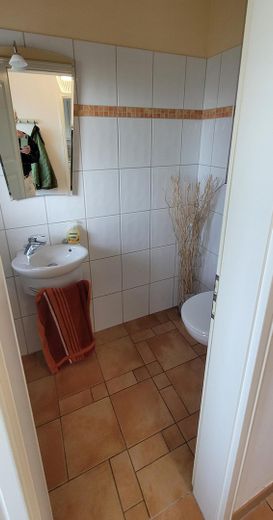 Stadthaus / Townhouse in Hamburg - Eimsbüttel mit unverbaubaren Blick in den Stadtpark Eimsbüttel – EG Gäste WC