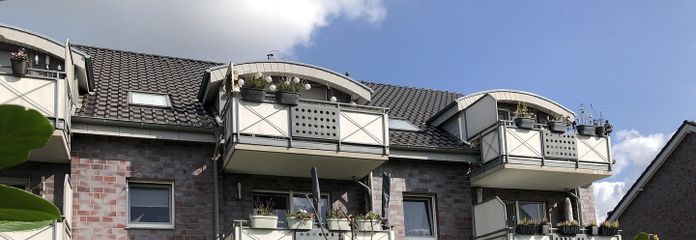 TOP Poddasze z antresolą – Gartenansicht