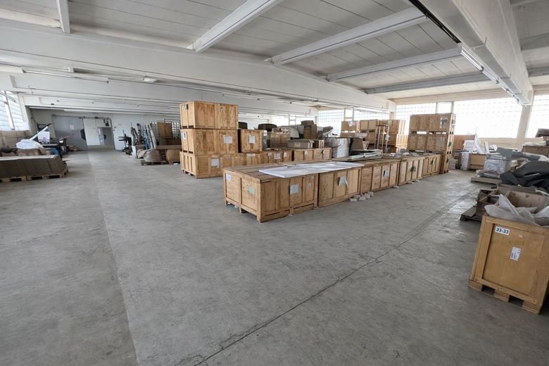 Lager-/Produktionsfläche & Büro - 7500 qm - (teilbar ab 200 qm) - Rampen & ebenerdige Tore – Foto 12