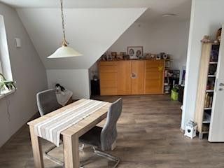 3,5 Zimmer DG- ETW im neuw. 2-FH, 91220 Schnaittach  EB 11/23 incl. Gartenanteil/Garage uvm. – Wohnen/Essen/Kochen ETW2 DG