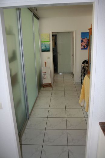Wohnungsflur (ca. 5m x 2m)