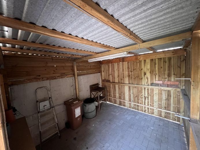 Casa unifamiliare a Schwabstedt, con impianto fotovoltaico, accumulo e solare termico – Fahrradschuppen