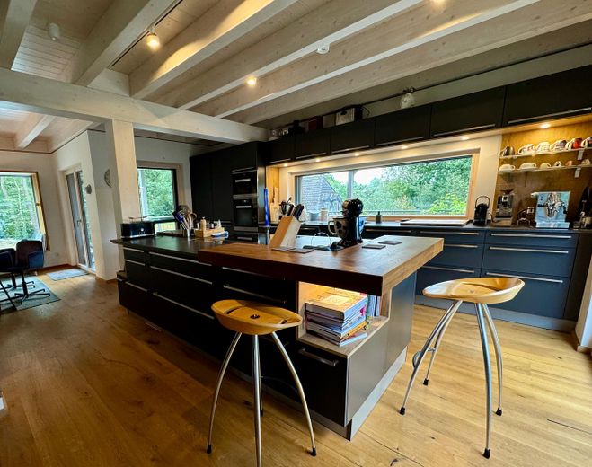 Küche mit Sitztheke