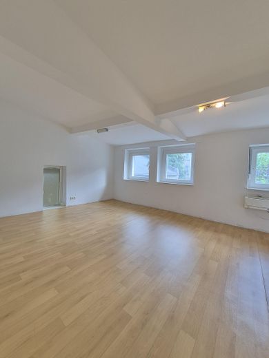 Mehrfamilienhaus, Dreifamilienhaus mit Loft Charakter u. Dachterrasse in Krefeld – Schlafzimmer Wohnung 1