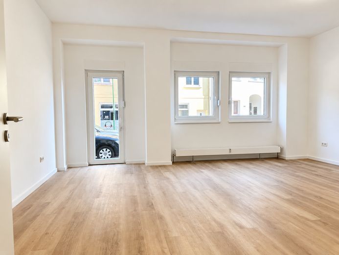 Erstbezug nach Umbau – moderne barrierearme 3-Zimmer-Wohnung in Kierspe – Wohnzimmer