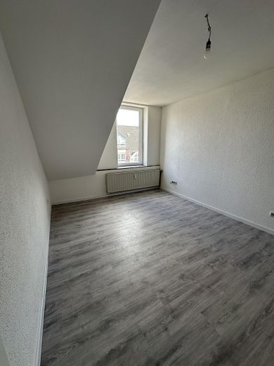 ** Frisch kernsanierte 5-Zimmer-Wohnung im Altbau Dachgeschoss ** – Foto 5