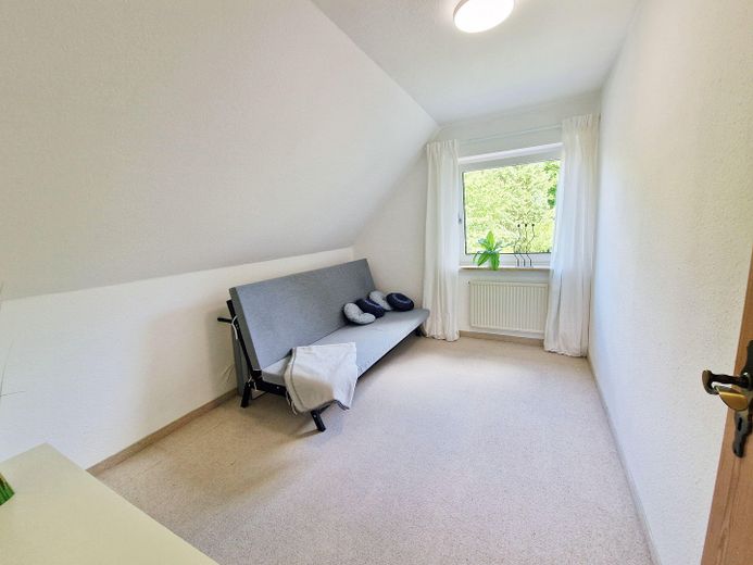 DA PRIVATO: Casa adatta alle famiglie a Bordesholm (bifamiliare) – Arbeitszimmer/Kinderzimmer