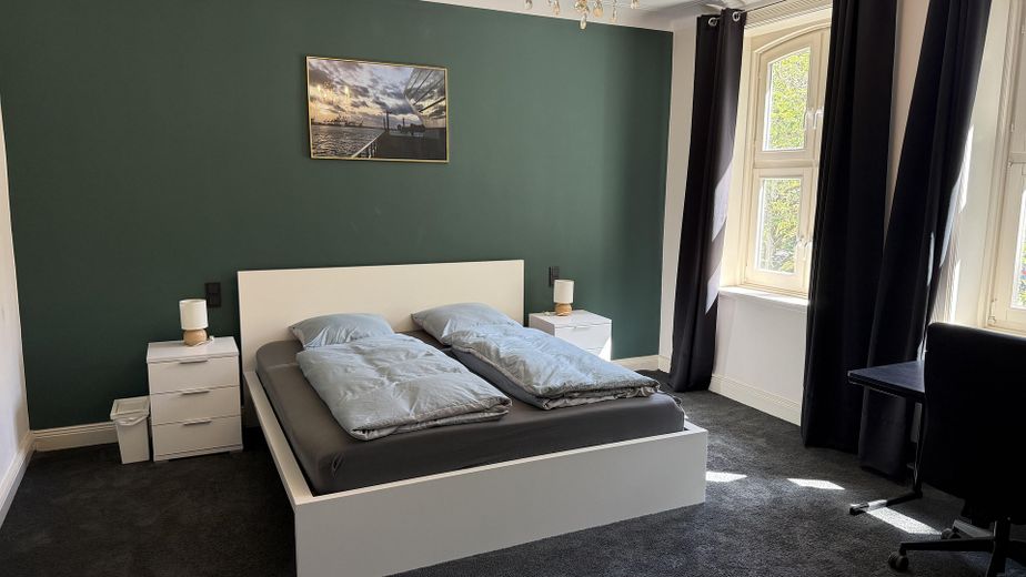 Möbliertes Haus 154 m² | 5,5 Zi | Garten | nahe Nienstedten | Wohnen auf Zeit 3–33 Monate – Schlafzimmer 1.OG