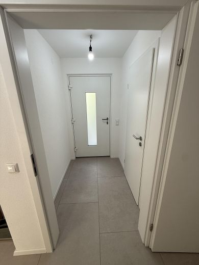 Casa a schiera ristrutturata con finiture di pregio in affitto a Mindelheim – Eingangsbereich