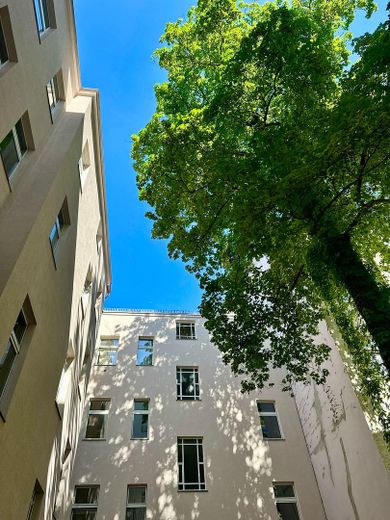 Zeitlose Eleganz trifft auf modernen Komfort - Sanierte 3 Zimmerwohnung am Schloss Charlottenburg – Foto 12