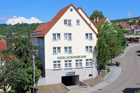 3-Sterne Businesshotel mit 64 Zimmern – Vorderansicht