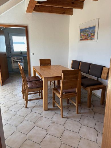 Großzügige 2-Zi.-Whg. 80qm mit EBK und Balkon (möbliert/unmöbliert) - befristet für 9 bis 18 Monate – Essbereich