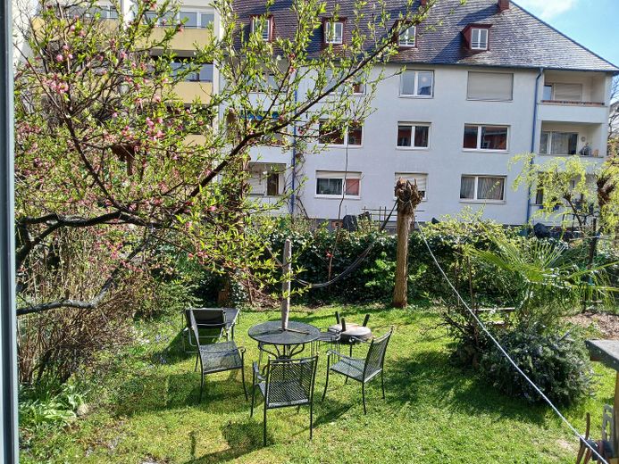 Ruhige Erdgeschosswohnung mit einmaligem Garten in zentraler Lage in der Unterwiehre – Foto 28