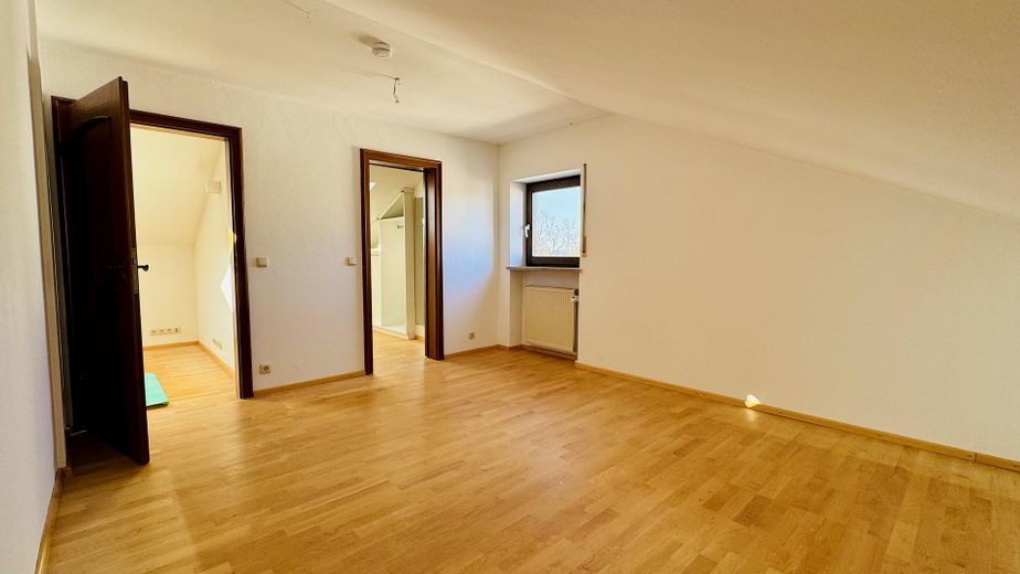 Schlafzimmer im DG 1.Bild