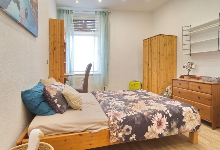 Gemütliche Wohnung in ruhiger Seitenstraße, mit Gartenterrasse, komplett möbliert, in direkter Nähe zur U 35 Haltestelle Feldsieperstraße – b77d696f7f5d98a119a7edbe137a604cbe5b1df5.jpg