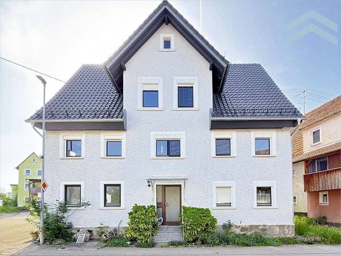 Familienhaus mit Charme &amp; Ausbaupotenzial, 2017 saniert – Ansicht