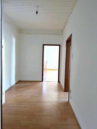 Stuttgart Süd Bestlage - Helle 2-Zimmer-Wohnung mit optimaler Anbindung – Flur