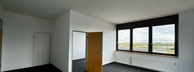 Blick Richtung kleineres Büro