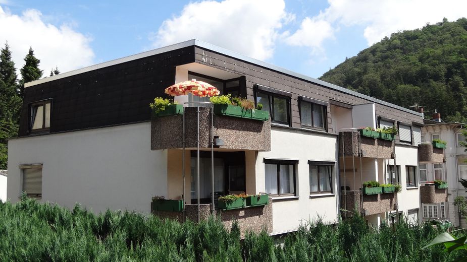 Güvenli sermaye yatırımı: Popüler bir tatil bölgesinde tam mobilyalı daire. – Apartmentgebäude in Südlage