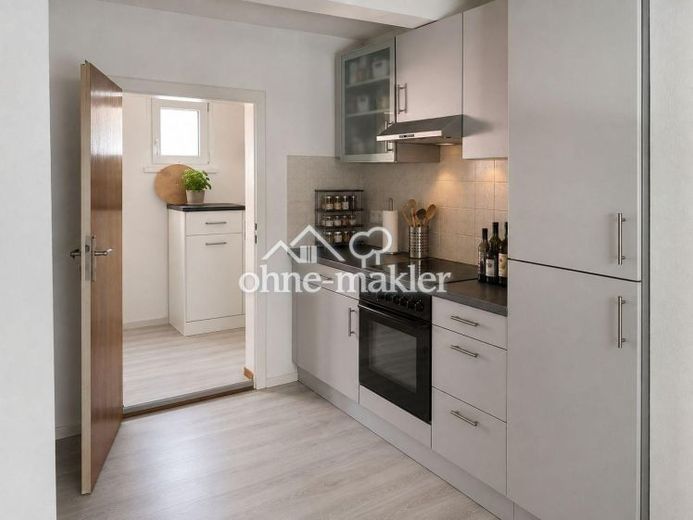 Charming House with Garage, Barn & Garden in the Heart of Dettenheim – Photo 1