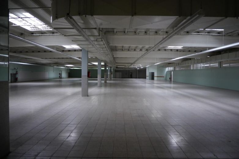 Gewerbezentrrum zu verkaufen - ehemaliges Einkaufszentrum – Bild 13