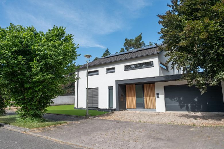 Waldstadt Freistehendes Haus Neubau 2023 – Frontansicht