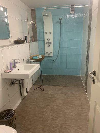 Чудова split-level квартира з окремим входом – Badezimmer 2