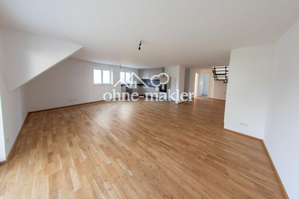 Moderne Neubau-Maisonettewohnung mit hochwertiger Ausstattung, Balkon und EBK