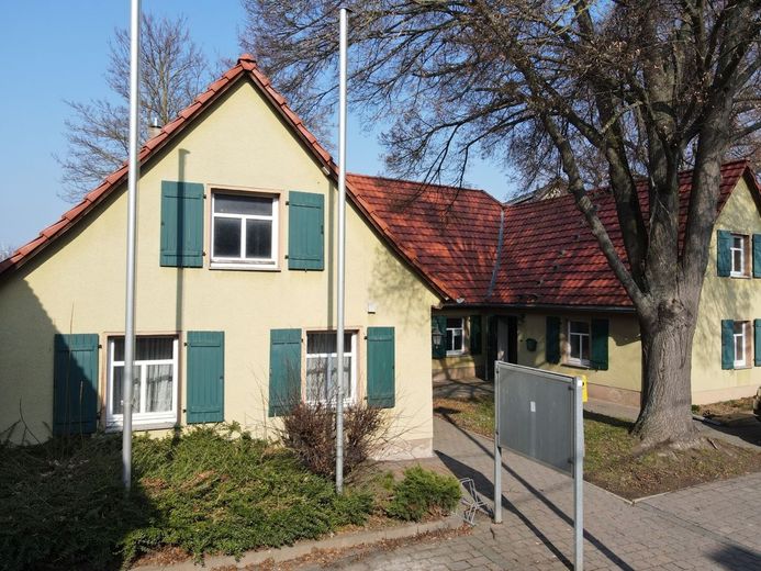 Historisches Dorfhaus-Ensemble mit Hofcharakter - Wohnen &amp; Arbeiten im Salzatal – Front 4