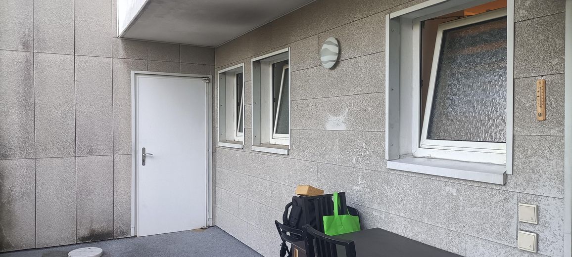 Appartement mit Wintergarten in Langenfeld-Zentrum – Laubengang/Loggia2