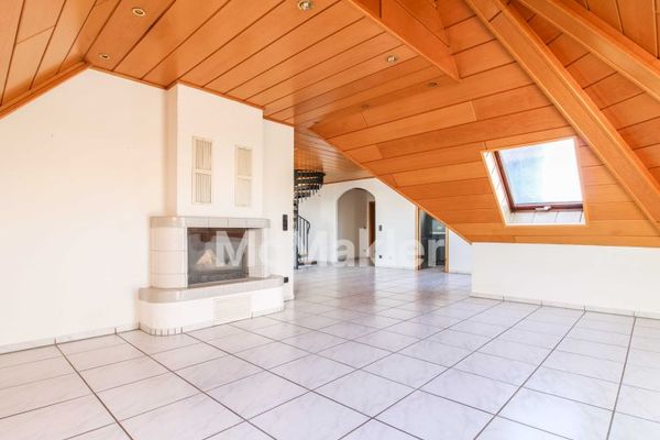 Großzügig wohnen mit Weitblick, ca. 126 m² Maisonette, Fußbodenheizung & Garage in Worfelden