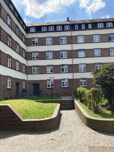 Gemütliche 3-Zimmer mit Laminat, Balkon und Wannenbad in ruhiger Lage! EBK mgl. – PHOTO-2023-04-28-13-32-46_1