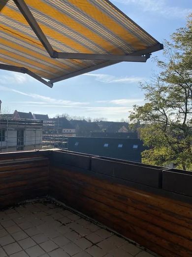 Schöne DG-Wohnung mit Ausblick, EBK & Stellplatz – Foto 1