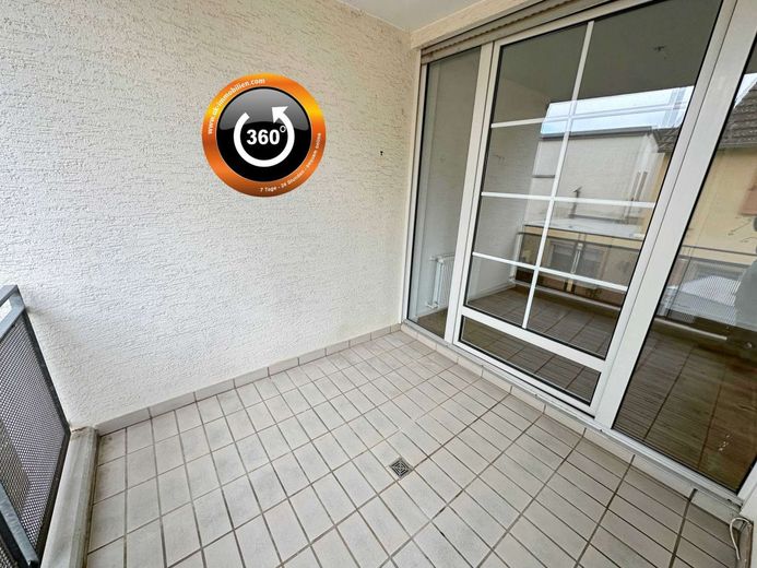Hell. Großzügig. Sofort einziehen. 2,5-Zi mit geschütztem Balkon – Balkon