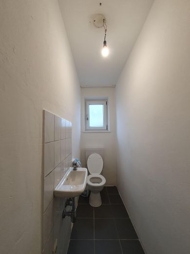Beautiful 3-room apartment with balcony, KW11 – WC