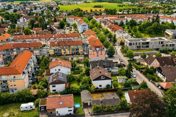 VERKAUF: Seltene Gelegenheit – Baugrundstück mit Altbestand in begehrter Wohnlage von Gilching!