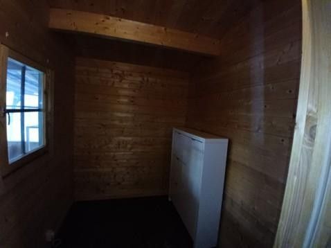 Ruhig, sicher und abseits von einer Stadt: Holzhaus Luxuslage im Wald eingebettet zwischen 3 Seen – Kinderzimmer