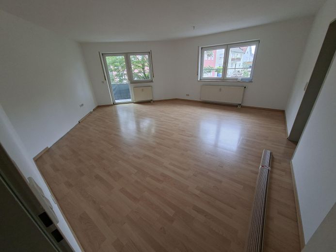 KIST'in kalbinde, 88 m², büyük, aydınlık 3 odalı daire, özel kiralık – Wohnzimmer 1