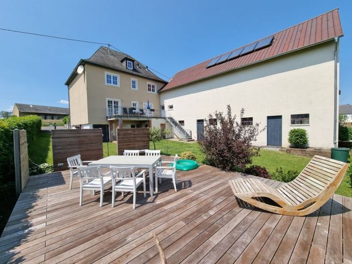 Ihr Zuhause mit Weitblick – kernsaniertes Landhaus mit Wirtschaftsgebäude & optionalen Weideflächen – Foto 1