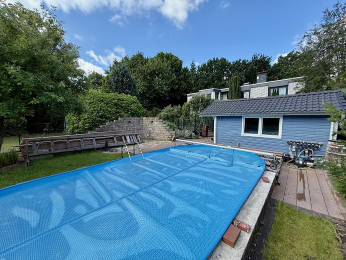Pool & Gartenhaus